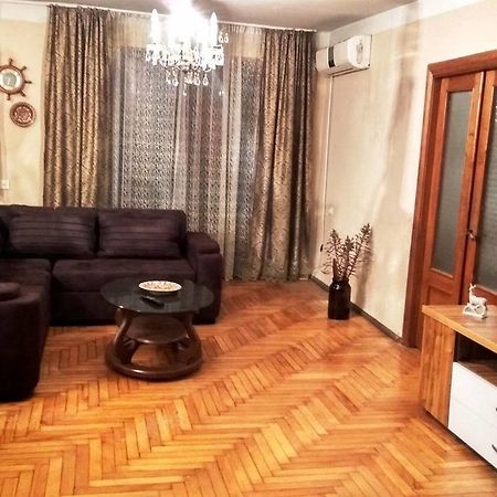 Apartment K. Gamsakhurdia St. Batumi Exterior foto